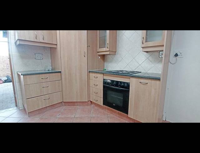 5 BEDROOM PROPERTY TO RENT IN RIETONDALE